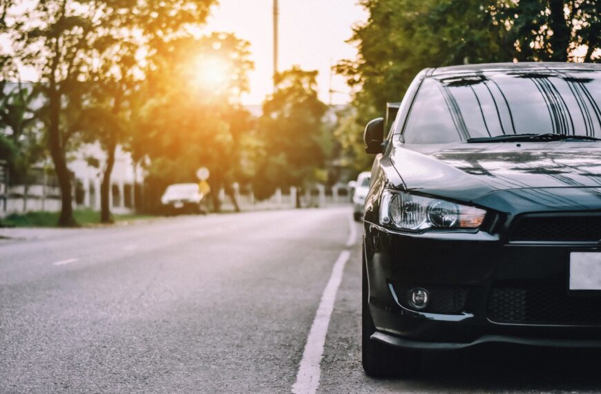 Jak bezpiecznie parkować samochód?