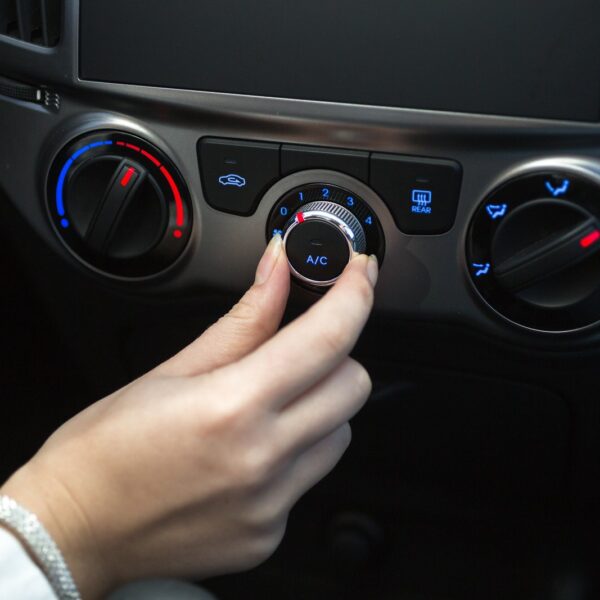 Najczęstsze usterki klimatyzacji samochodowej i jak je naprawić.