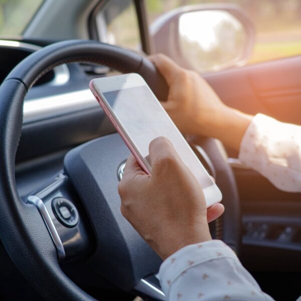 Najlepsze aplikacje mobilne dla kierowców w 2023 roku.