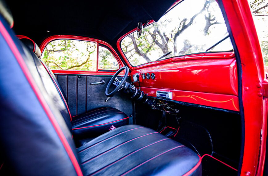 Jak skutecznie usuwać zapachy z wnętrza samochodu: praktyczne porady i metody.