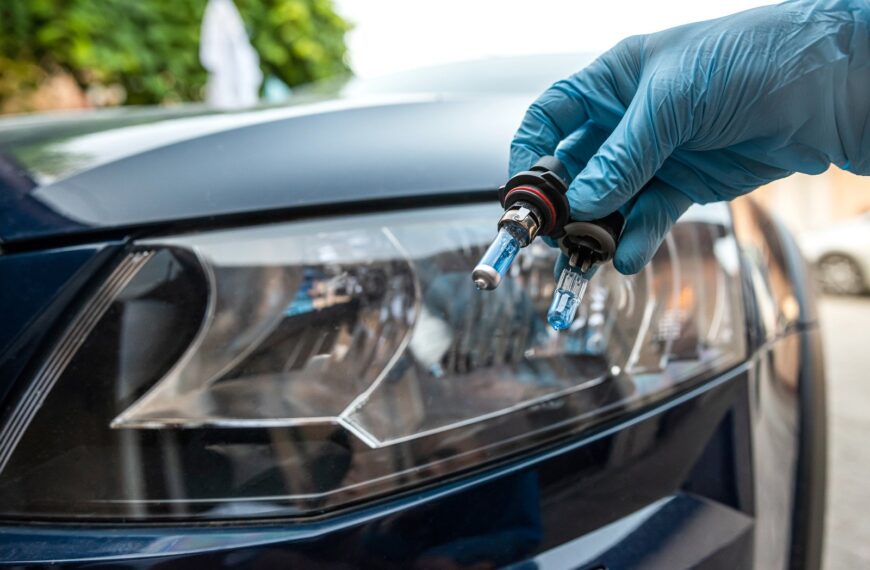 Samodzielna wymiana żarówek w samochodzie: krok po kroku dla początkujących.