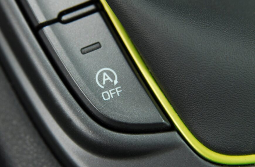 Jak działa system Start-Stop i czy warto go stosować w codziennej jeździe?