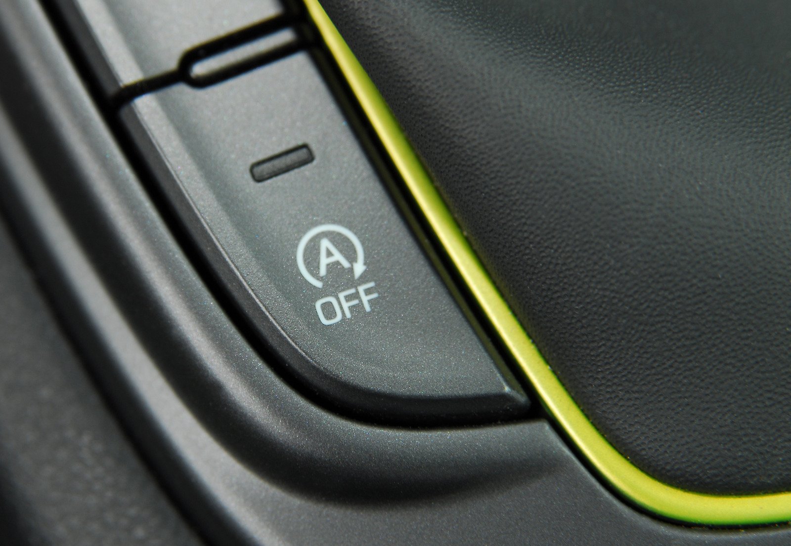 Jak działa system Start-Stop i czy warto go stosować w codziennej jeździe?