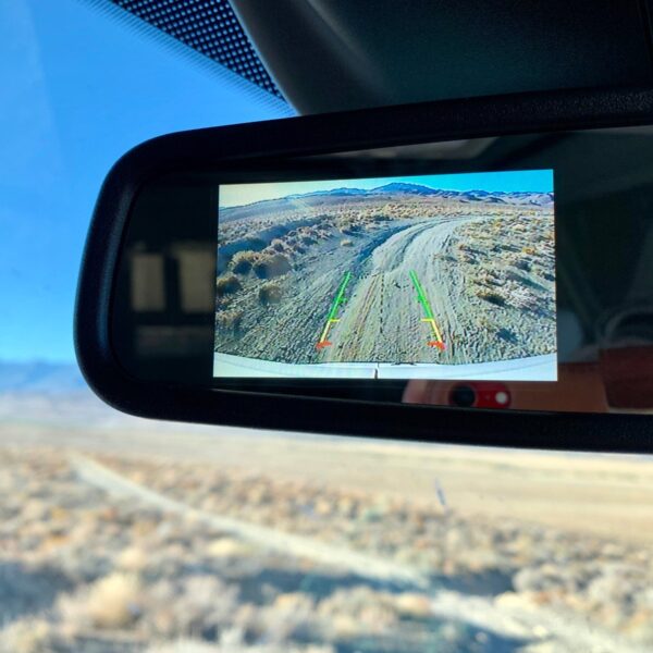 DIY: Jak zamontować kamerę cofania w swoim samochodzie?