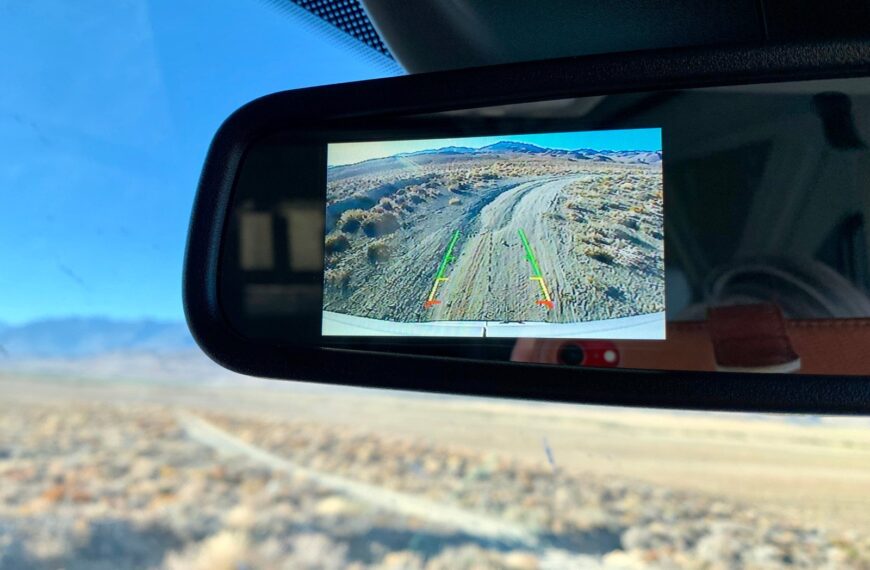 DIY: Jak zamontować kamerę cofania w swoim samochodzie?