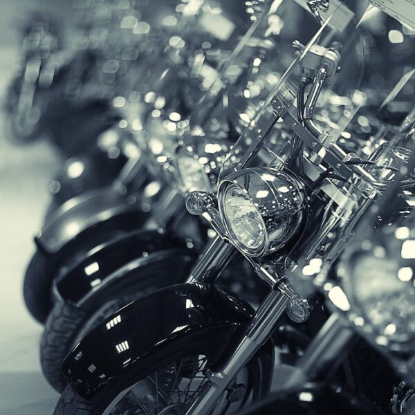 Historia motocyklu: od pierwszych modeli do współczesnych maszyn.