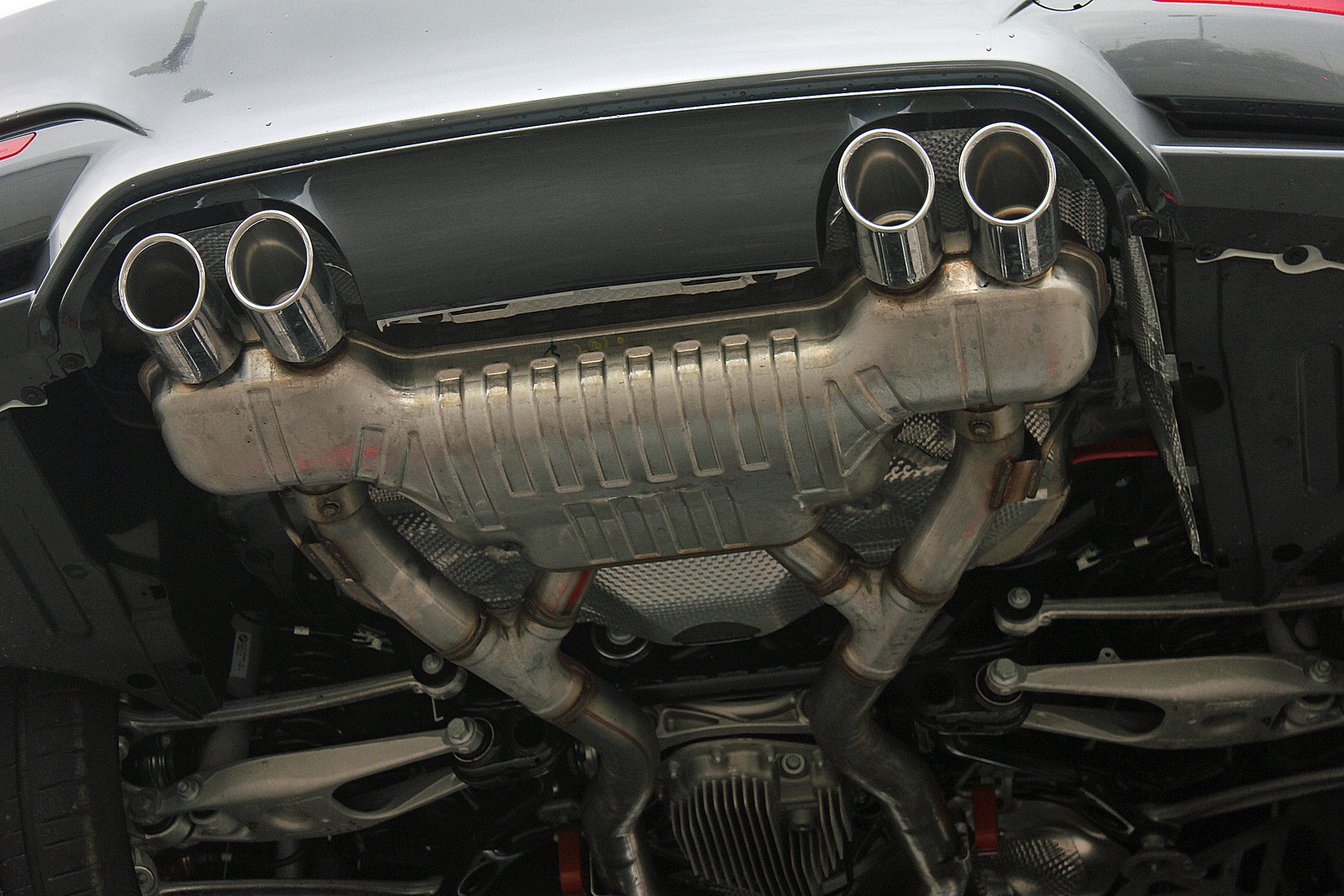 Różnorodność układów wydechowych: jak wpływają na osiągi i dźwięk samochodu?